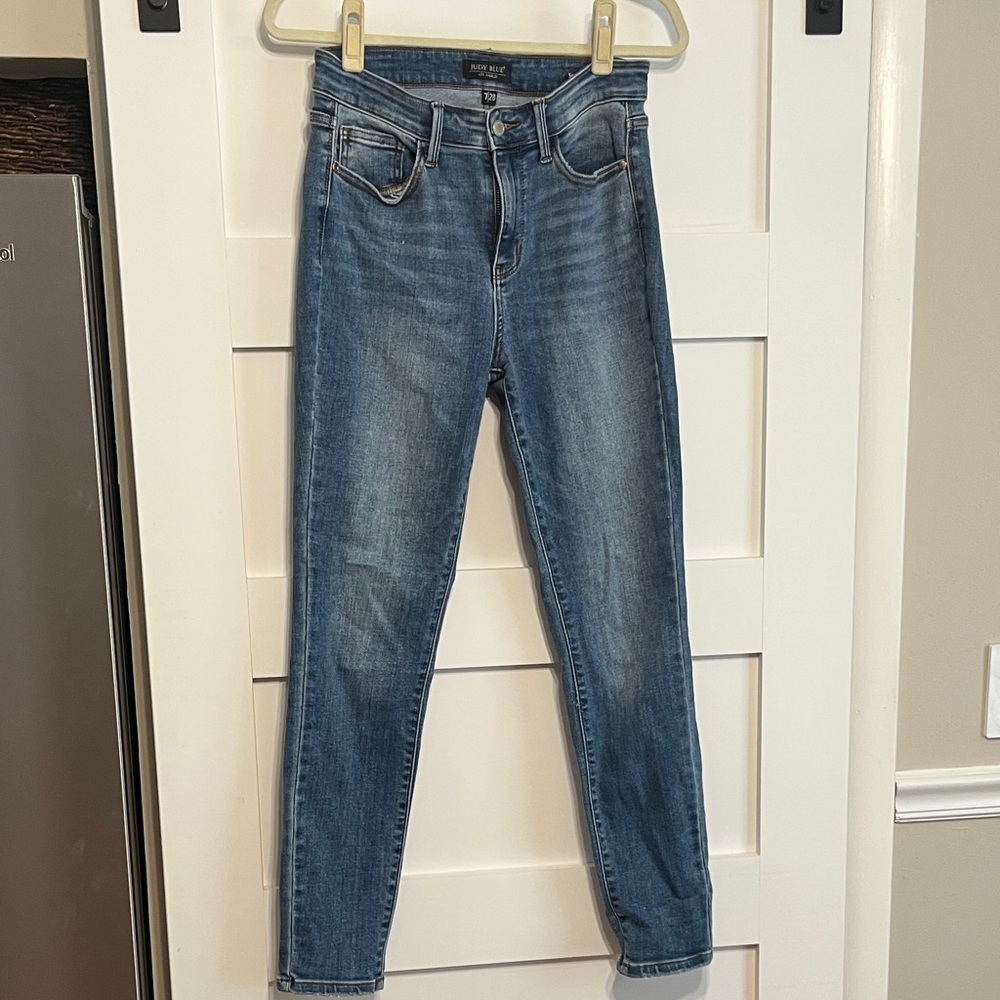 Judy Blue Mid-Wash Skinny Jeans